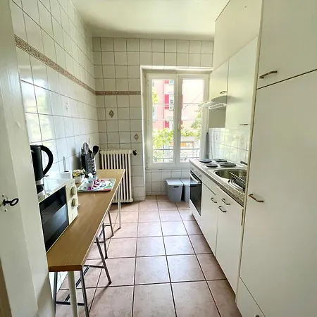 Apartment 8 Minutes Walking From Train Station