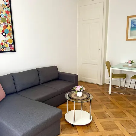 Apartman 8 Minutes Walking From Train Station *