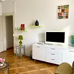 Apartamento 8 Minutes Walking From Train Station *