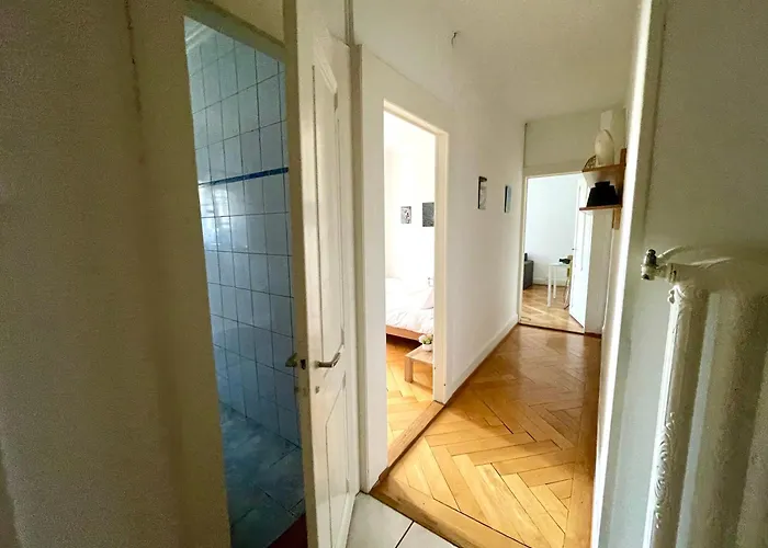 8 Minutes Walking From Train Station * ローザンヌ